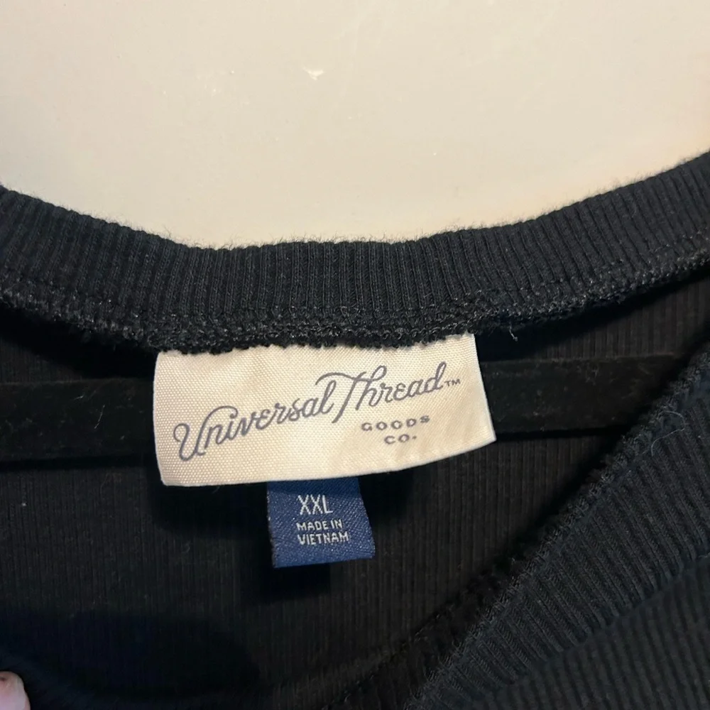 Universal Threads Top - Picture 3 of 3